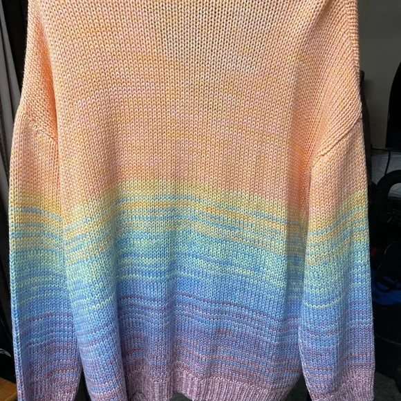 Dex plus sweater - Picture 2 of 3